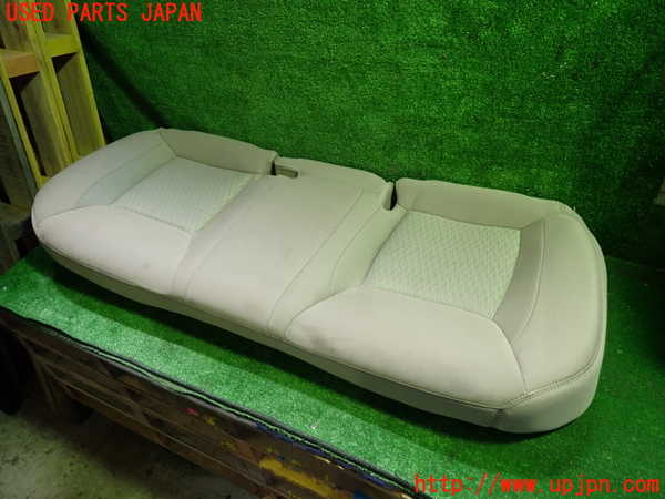 1UPJ-30777385]クライスラー・300(LX36)リアシート 中古_m0004.jpg