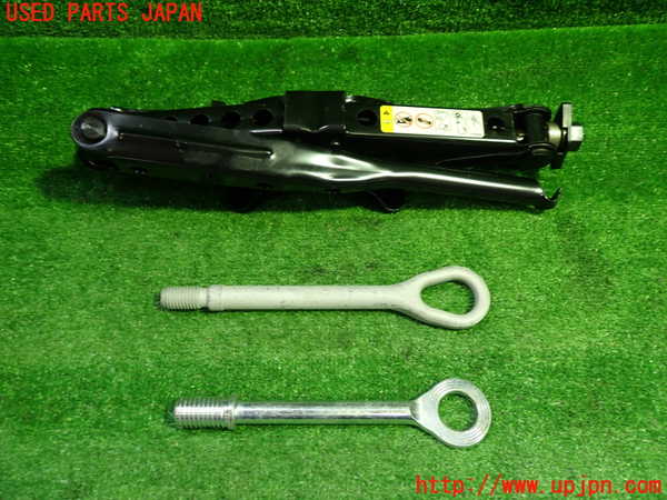 1UPJ-30777805]クライスラー・300(LX36)車載工具 中古_m0001.jpg