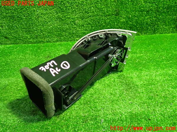 1UPJ-30777526]クライスラー・300(LX36)エアコン吹き出し口1 中古_m0003.jpg