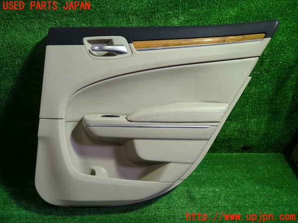 1UPJ-30771294]クライスラー・300(LX36)右後ドア内張り 中古_m0001.jpg