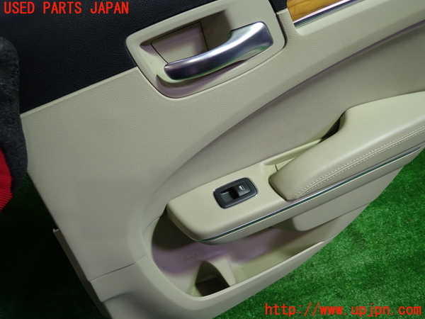 1UPJ-30771294]クライスラー・300(LX36)右後ドア内張り 中古_m0002.jpg