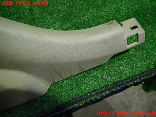 1UPJ-30777670]クライスラー・300(LX36)左センターピラートリム 中古_m0002.jpg