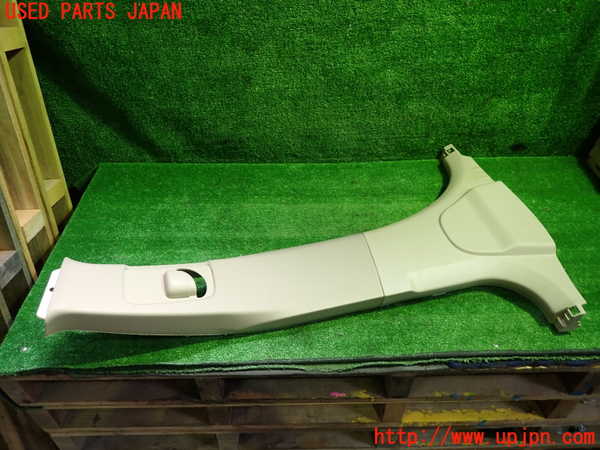 1UPJ-30777670]クライスラー・300(LX36)左センターピラートリム 中古_m0003.jpg