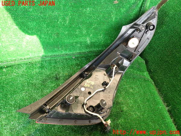 1UPJ-30781536]ジャガー・XJ(J12LA)左テールランプ 中古_m0002.jpg