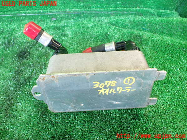 1UPJ-30782481]ジャガー・XJ(J12LA)オイルクーラー1 中古_m0001.jpg