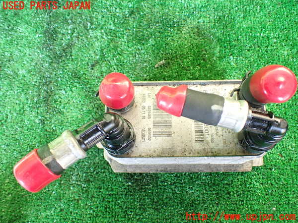 1UPJ-30782481]ジャガー・XJ(J12LA)オイルクーラー1 中古_m0002.jpg