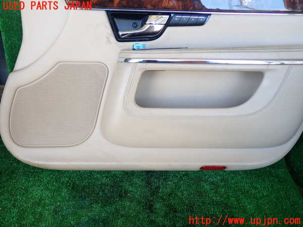 1UPJ-30781234]ジャガー・XJ(J12LA)右前ドア内張り 中古_m0003.jpg