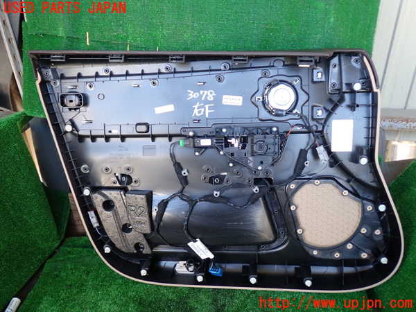 1UPJ-30781234]ジャガー・XJ(J12LA)右前ドア内張り 中古_m0004.jpg