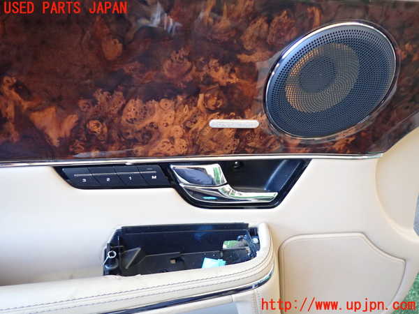 1UPJ-30781264]ジャガー・XJ(J12LA)左前ドア内張り 中古_m0002.jpg