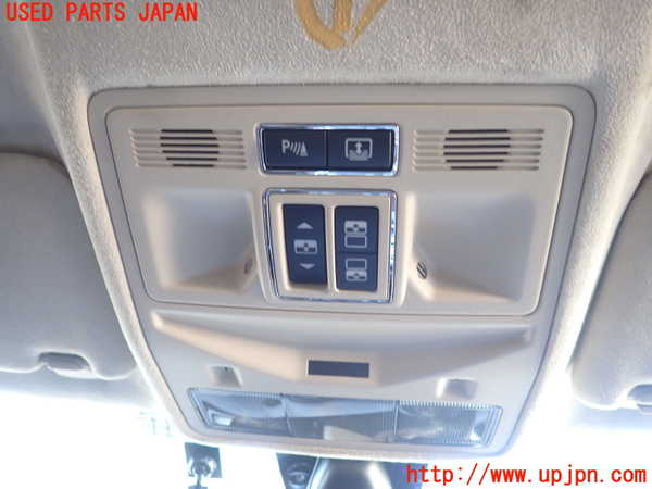 1UPJ-30786411]ジャガー・XJ(J12LA)ルームランプ1 (1列目) 中古_m0001.jpg