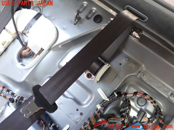 1UPJ-30787135]ジャガー・XJ(J12LA)真中2列目シートベルト 中古_m0001.jpg