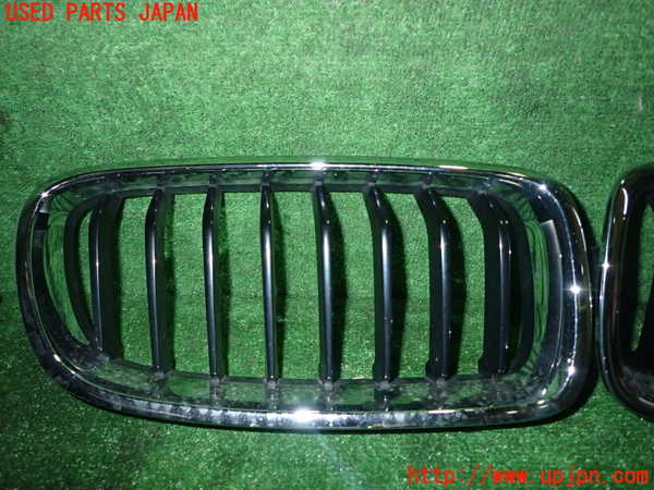 1UPJ-30791050]BMW 320i(3B20)ラジエターグリル 中古_m0003.jpg