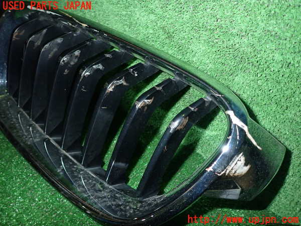 1UPJ-30791050]BMW 320i(3B20)ラジエターグリル 中古_m0004.jpg