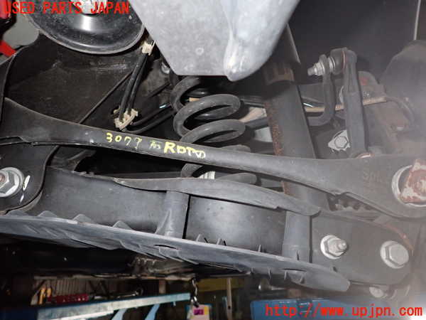 1UPJ-30795200]BMW 320i(3B20)右リアロアアーム1 中古_m0001.jpg