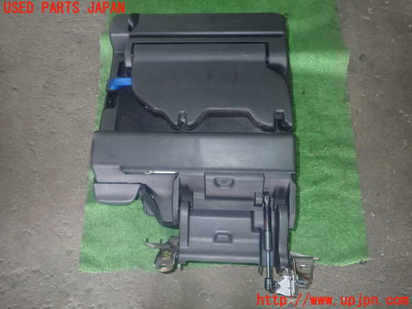 1UPJ-30807265]セレナ e-POWER C27系(HFC27)左3列目シート 中古_m0005.jpg