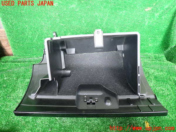 5UPJ-30837516]ランドローバー・フリーランダー2(LF32)グローブボックス1 中古_m0002.jpg