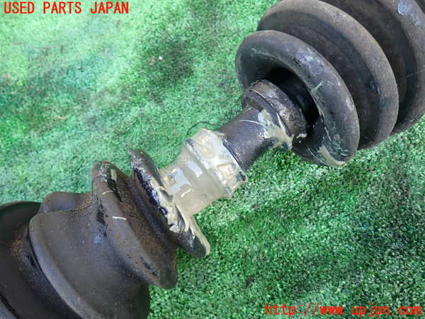 5UPJ-30844015]ハイエースワゴン100系(KZH106W)左フロントドライブシャフト 中古_m0004.jpg