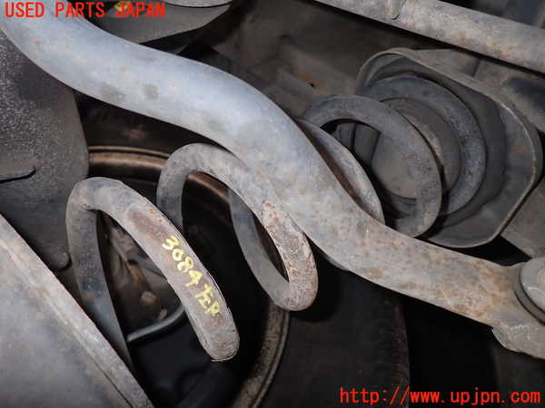 1UPJ-30845105]ハイエースワゴン100系(KZH106W)左リアスプリング 中古_m0001.jpg