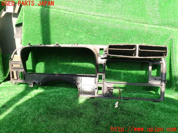 5UPJ-30847510]ハイエースワゴン100系(KZH106W)メーターフード 中古_m0003.jpg
