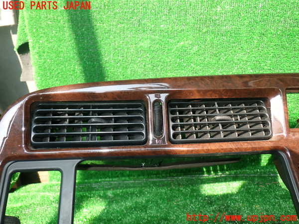 5UPJ-30847510]ハイエースワゴン100系(KZH106W)メーターフード 中古_m0004.jpg