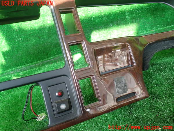 5UPJ-30847510]ハイエースワゴン100系(KZH106W)メーターフード 中古_m0005.jpg