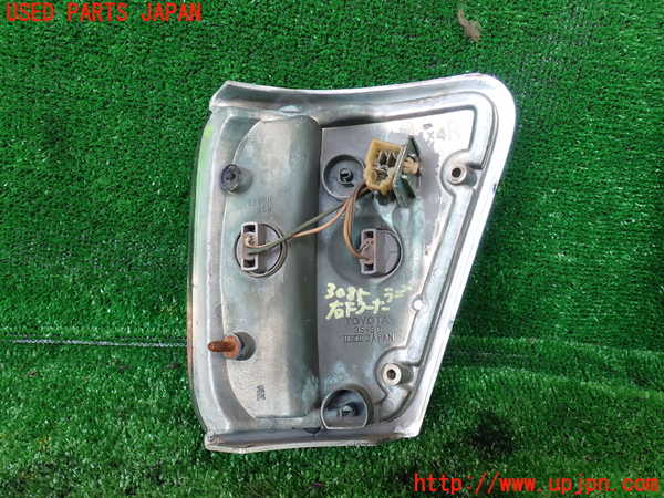 1UPJ-30851150]ハイラックスサーフ N130系 4ドア(YN130G)右コーナーランプ 中古_m0003.jpg