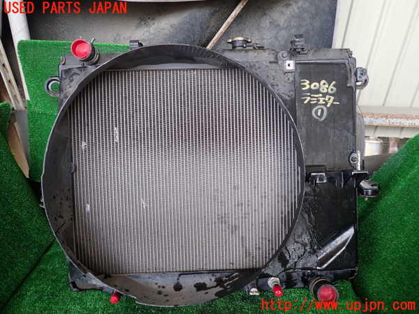 1UPJ-30862321]ランクル100系(UZJ100W)ラジエーター1 中古_m0001.jpg