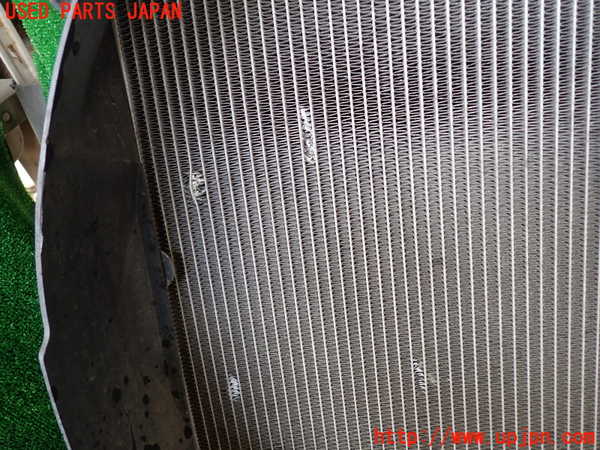 1UPJ-30862321]ランクル100系(UZJ100W)ラジエーター1 中古_m0002.jpg