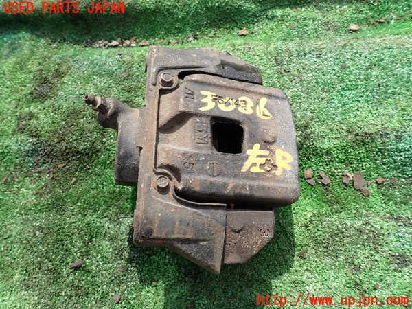 5UPJ-30864095]ランクル100系(UZJ100W)左リアキャリパー 中古_m0001.jpg