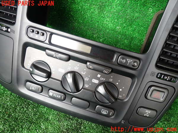 1UPJ-30866066]ランクル100系(UZJ100W)エアコンスイッチ1 中古_m0002.jpg