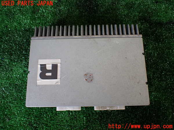 5UPJ-30866525]ランクル100系(UZJ100W)アンプ 中古_m0003.jpg