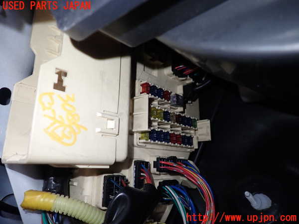 1UPJ-30866743]ランクル100系(UZJ100W)ヒューズボックス3 中古_m0001.jpg
