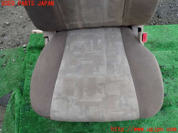 1UPJ-30867035]ランクル100系(UZJ100W)運転席シート 中古_m0003.jpg
