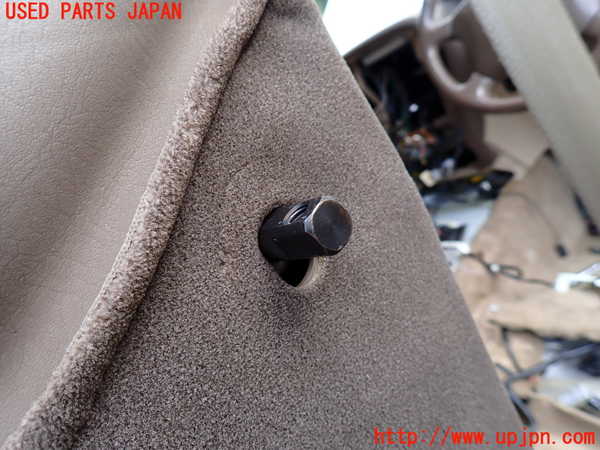 1UPJ-30867145]ランクル100系(UZJ100W)右2列目シート 中古_m0005.jpg