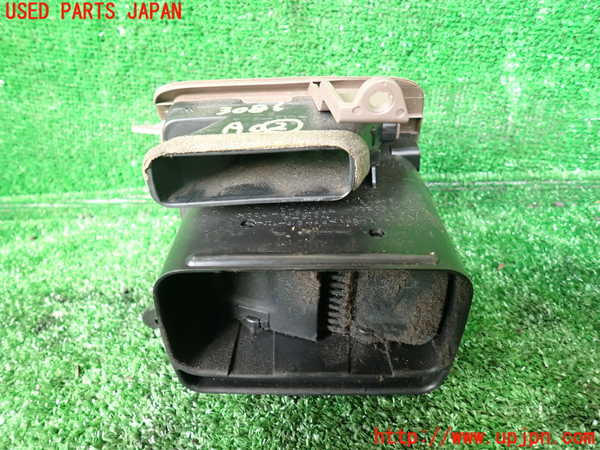 1UPJ-30867527]ランクル100系(UZJ100W)エアコン吹き出し口2 (左) 中古_m0002.jpg
