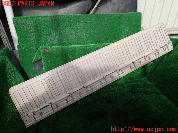 1UPJ-30867771]ランクル100系(UZJ100W)ラゲッジトレイ1 中古_m0002.jpg