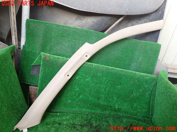 1UPJ-30867655]ランクル100系(UZJ100W)右フロントピラートリム 中古_m0001.jpg