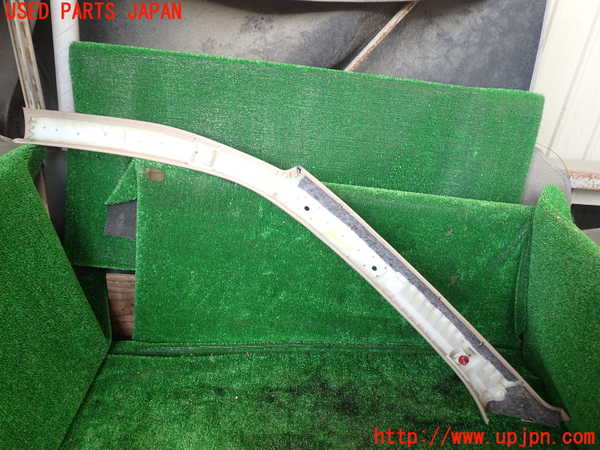 1UPJ-30867655]ランクル100系(UZJ100W)右フロントピラートリム 中古_m0003.jpg