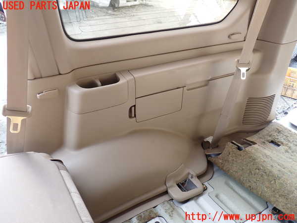 1UPJ-30867675]ランクル100系(UZJ100W)右リアピラートリム 中古_m0003.jpg