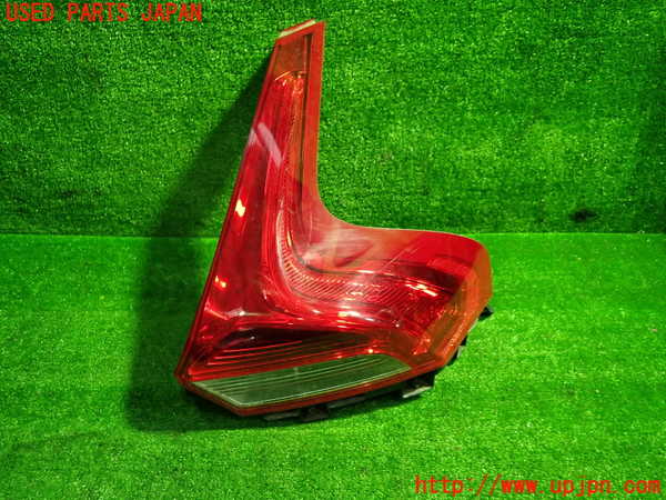 1UPJ-30871530]ボルボ・V40(MB4154T)右テールランプ 中古_m0001.jpg