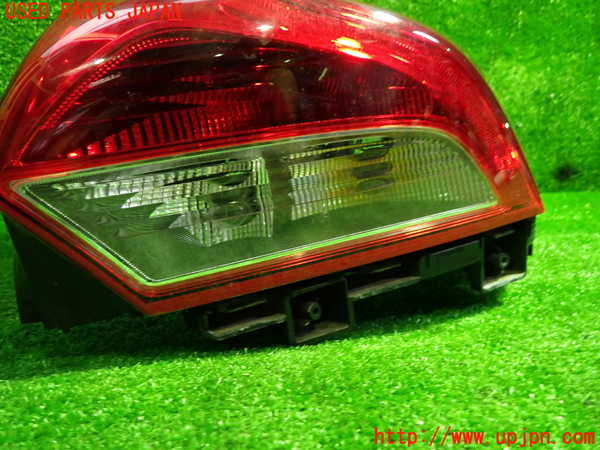 1UPJ-30871530]ボルボ・V40(MB4154T)右テールランプ 中古_m0002.jpg