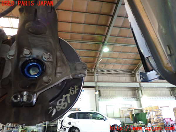 1UPJ-30874290]ボルボ・V40(MB4154T)右フロントナックルハブ 中古_m0001.jpg