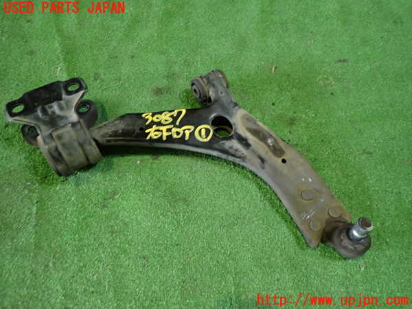 1UPJ-30875176]ボルボ・V40(MB4154T)右フロントロアアーム1 中古_m0001.jpg