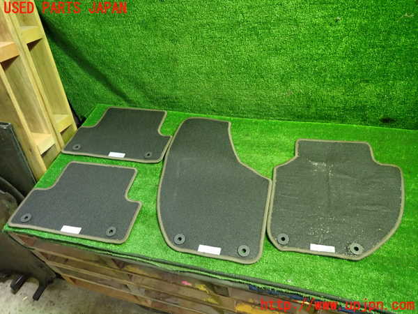 1UPJ-30877800]ボルボ・V40(MB4154T)フロアマット 中古_m0005.jpg