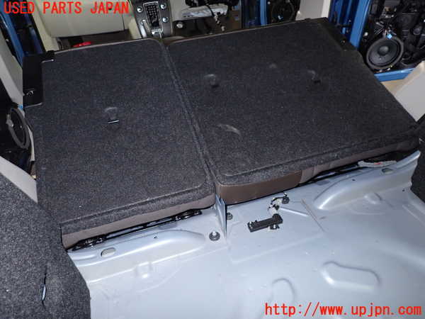 1UPJ-30877385]ボルボ・V40(MB4154T)リアシート 中古_m0004.jpg