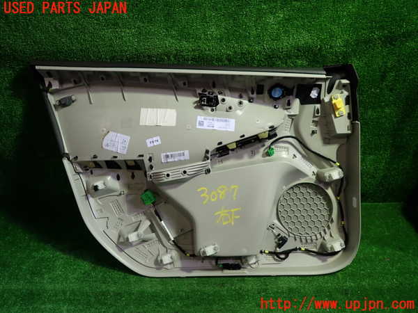 5UPJ-30871234]ボルボ・V40(MB4154T)右前ドア内張り 中古_m0004.jpg