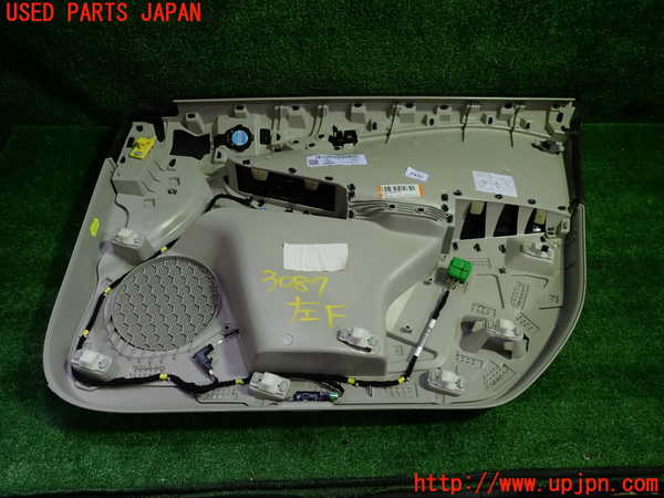 1UPJ-30871264]ボルボ・V40(MB4154T)左前ドア内張り 中古_m0003.jpg