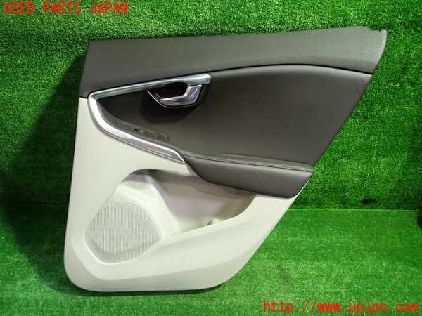 5UPJ-30871294]ボルボ・V40(MB4154T)右後ドア内張り 中古_m0001.jpg