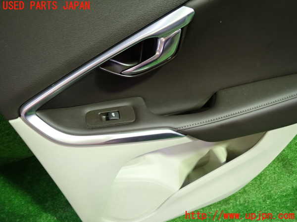 5UPJ-30871294]ボルボ・V40(MB4154T)右後ドア内張り 中古_m0002.jpg