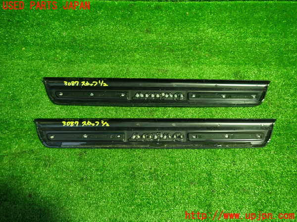 5UPJ-30877740]ボルボ・V40(MB4154T)スカッフプレート 中古_m0003.jpg